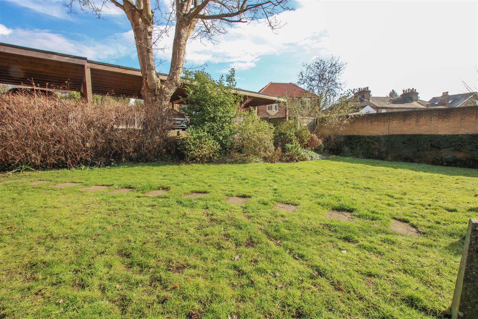 Queens Road, Brentwood Keith Ashton